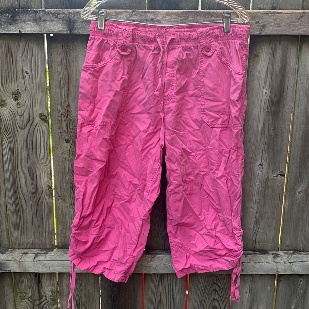 Gloria Vanderbilt pink capris sz. L